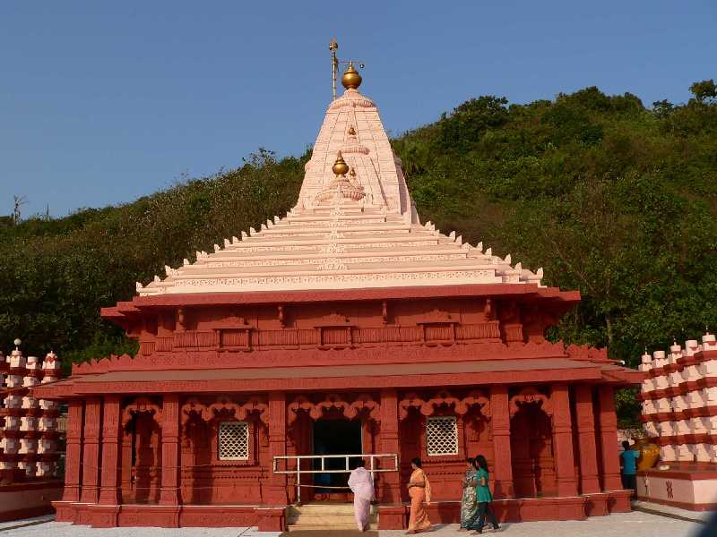 4 persons for package dubai Maharashtra Scenic 4Nts Tour